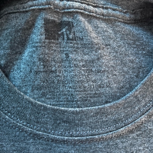 MTV Gray Graphic T-Shirt - Picture 3 of 3